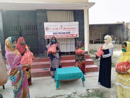 Rahat-kit-distribute